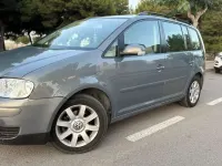 Usado VW Touran Advance 105 CV (77 kW) 2004 Gris Monovolumen
