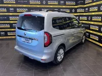 Usado Renault Kangoo Techno 95 CV (69 kW) 2022 Gris / plata Monovolumen