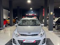 Usado Kia Rio 84 CV (61 kW) 2017 Gris / plata Berlina