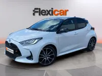 Używany Toyota Yaris Hybrid Plus 130 KM (95 kW) 2024 Biały Sedan/Limuzyna