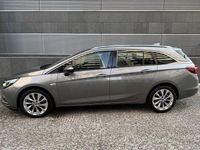 Usado Opel Astra Excellence 136 CV (100 kW) 2017 Gris / plata Familiar