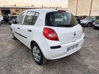 Usado Renault Clio II Authentique 75 CV (55 kW) 2006 Blanco Utilitario