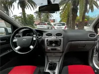 Usado Ford Focus Trend 109 CV (80 kW) 2010 Blanco Berlina