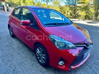 Usado Toyota Yaris Active 69 CV (50 kW) 2017 Rojo Berlina