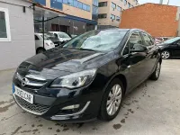 Usado Opel Astra Excellence 110 CV (80 kW) 2013 Negro Berlina