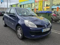 Usado Renault Clio II Dynamique 100 CV (73 kW) 2007 Azul Berlina