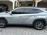 Usado Hyundai Tucson 136 CV (100 kW) 2024 Gris / plata SUV