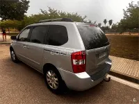 Usado Kia Carnival 185 CV (136 kW) 2007 Gris / plata Monovolumen