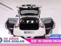 Usado Ssangyong (KGM) Tivoli 116 CV (85 kW) 2015 Blanco SUV