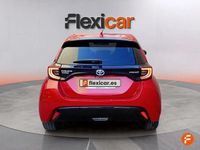 Usado Toyota Yaris Hybrid Style 116 CV (85 kW) 2022 Rojo
