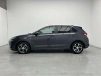 Usado Hyundai i30 120 CV (88 kW) 2021 Gris dark knight yg7 Berlina