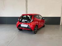 Usado Toyota Aygo X-cite 72 CV (52 kW) 2020 Rojo Utilitario