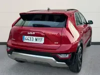 Usado Kia Niro 129 CV (94 kW) 2025 Rojo SUV
