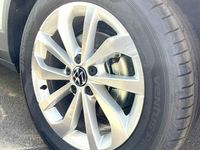 Usado VW T-Roc 116 CV (85 kW) 2025 Gris SUV