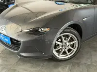 Usado Mazda MX5 Luxury 131 CV (96 kW) 2017 Gris / plata Descapotable