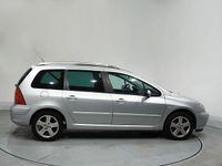 Usado Peugeot 307 110 CV (80 kW) 2004 Gris Familiar