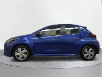 Usado Toyota Yaris Hybrid Active 116 CV (85 kW) 2025 Azul Berlina