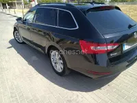 Usado Skoda Superb Ambition 150 CV (110 kW) 2018 Negro Familiar