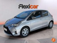 Usado Toyota Yaris Hybrid Active 100 CV (73 kW) 2019 Gris Utilitario