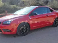 Usado Ford Focus Cabriolet Titanium 136 CV (100 kW) 2007 Rojo Descapotable