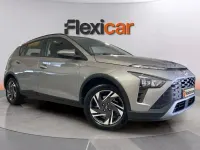 Usado Hyundai Bayon 84 CV (61 kW) 2022 Gris SUV