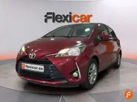 Usado Toyota Yaris Active 69 CV (50 kW) 2019 Rojo Utilitario