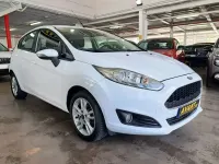 Usado Ford Fiesta Trend 75 HP (55 kW) 2016 Branco Sedan