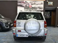 Usado Toyota RAV4 Luna 116 CV (85 kW) 2005 Gris / plata SUV