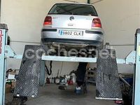 Usado VW Golf IV Highline 115 CV (84 kW) 2002 Gris / plata Berlina