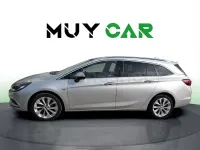 Usado Opel Astra Excellence 136 CV (100 kW) 2017 Plateado Familiar