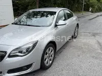 Usado Opel Insignia Selective 136 CV (100 kW) 2016 Gris / plata Berlina