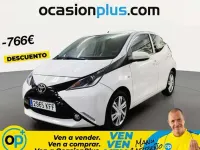 Usado Toyota Aygo X-play 69 CV (50 kW) 2017 Blanco Utilitario