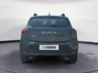 Usado Dacia Sandero Expression 111 CV (81 kW) 2023 Verde Berlina