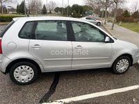 Usado VW Polo Highline 75 CV (55 kW) 2003 Gris / plata Berlina