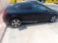 Usado Seat Leon Reference 105 CV (77 kW) 2008 Negro Utilitario
