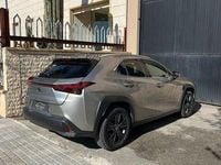 Usado Lexus UX 184 CV (135 kW) 2023 Gris / plata SUV
