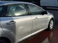 Usado Ford Focus Trend 125 CV (91 kW) 2012 Gris Utilitario