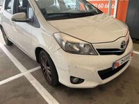 Usado Toyota Yaris Active 98 CV (72 kW) 2014 Blanco Utilitario