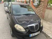 Usado Lancia Musa 95 CV (69 kW) 2006 Negro Monovolumen