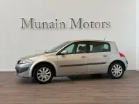 Usado Renault Mégane II Dynamique 105 CV (77 kW) 2007 Gris / plata Berlina