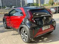 Usado Toyota Aygo X Play 72 CV (52 kW) 2022 Rojo SUV