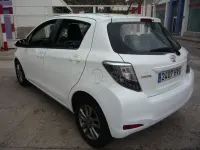 Usado Toyota Yaris Active 90 CV (66 kW) 2014 Blanco Utilitario