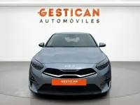 Usado Kia Ceed 120 CV (88 kW) 2023 Plateado Utilitario