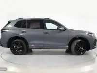 Usado VW Tiguan R-line 272 CV (200 kW) 2025 Gris SUV