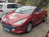 Usado Peugeot 307 CC 110 CV (80 kW) 2006 Granate Descapotable