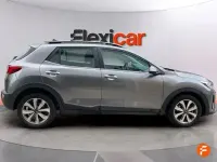 Usado Kia Stonic 100 CV (73 kW) 2024 Gris SUV