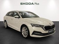 Usado Skoda Octavia Selection 204 CV (150 kW) 2024 Blanco Familiar