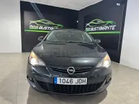 Usado Opel Astra GTC Sportive 136 CV (100 kW) 2016 Negro Berlina