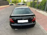Usado Mercedes C220 143 CV (105 kW) 2004 Negro Berlina