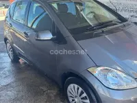 Usado Mercedes A180 Elegance 116 CV (85 kW) 2012 Gris / plata Monovolumen